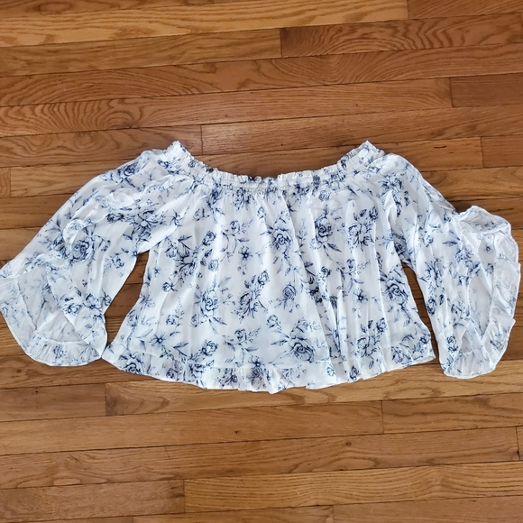 American Eagle Outfitters On or Off Shoulders Blouse - Picture 5 of 11